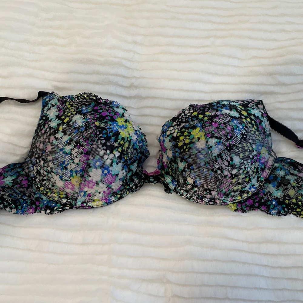 Victoria secret dream angels push up bra 34D